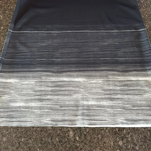 Norma Kamali Black Ombre Striped Active Racerback Tank - Picture 3 of 5